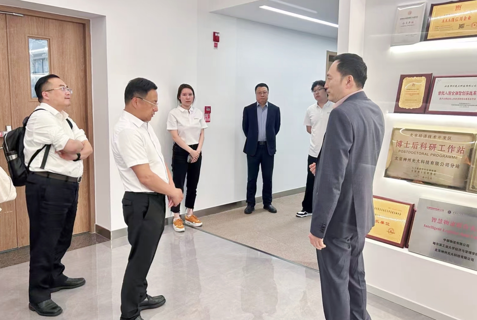 徐炜波区长率团考察神州光大，共谋数字经济与海洋经济高质量发展